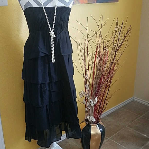 BLACK STRAPLESS RUFFLE DRESS - Picture 1 of 3